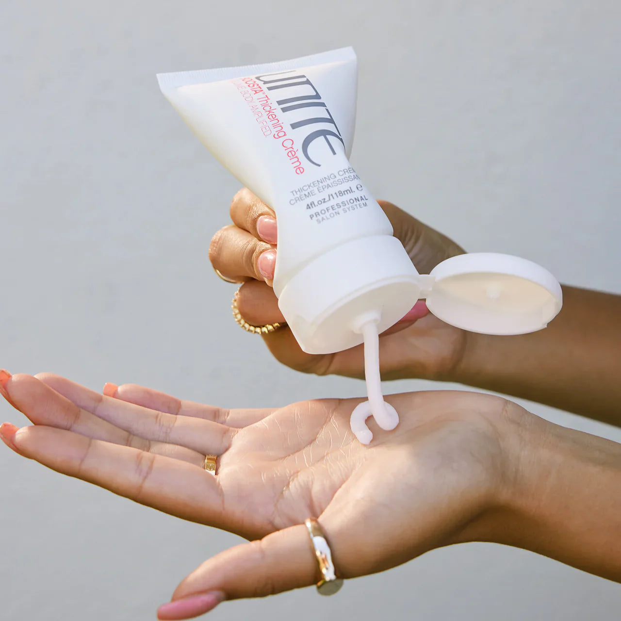 Unite Boosta Thickening Cream product texture
