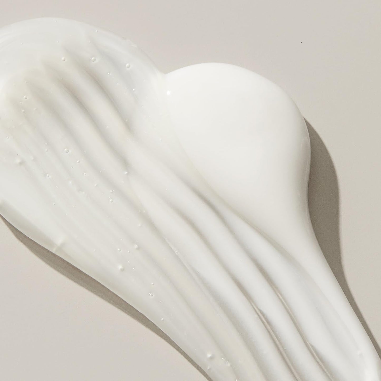 Unite Luxury Conditioner product texture
