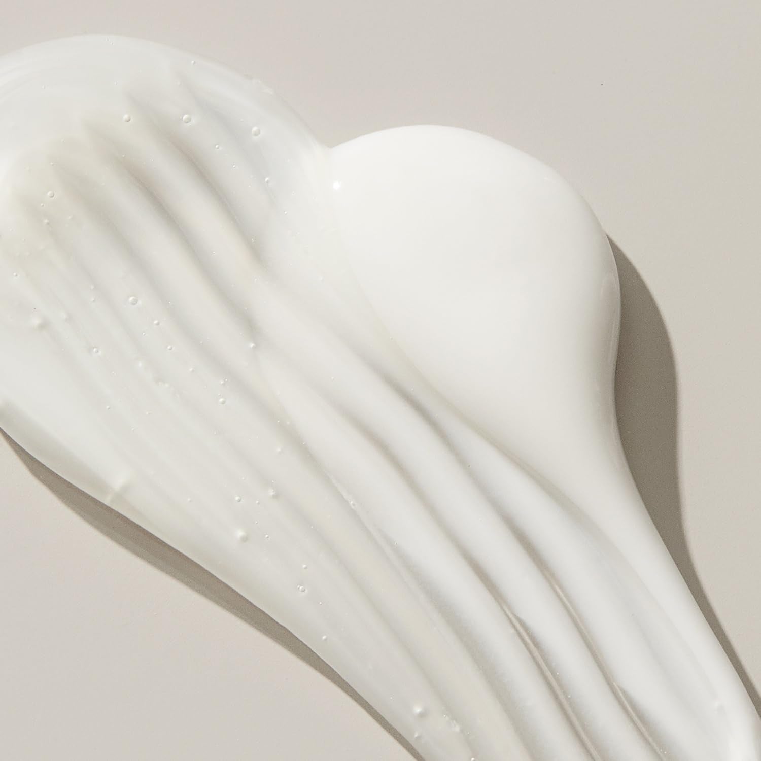 Unite Luxury Conditioner product texture