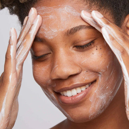 Dermalogica Daily Microfoliant application of product on the skin
