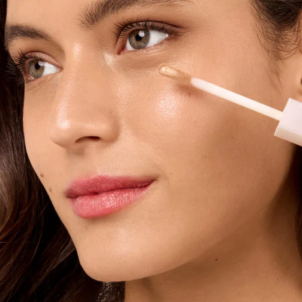 Modeal wearing Dark - Mavala Perfect Liquid Concealer