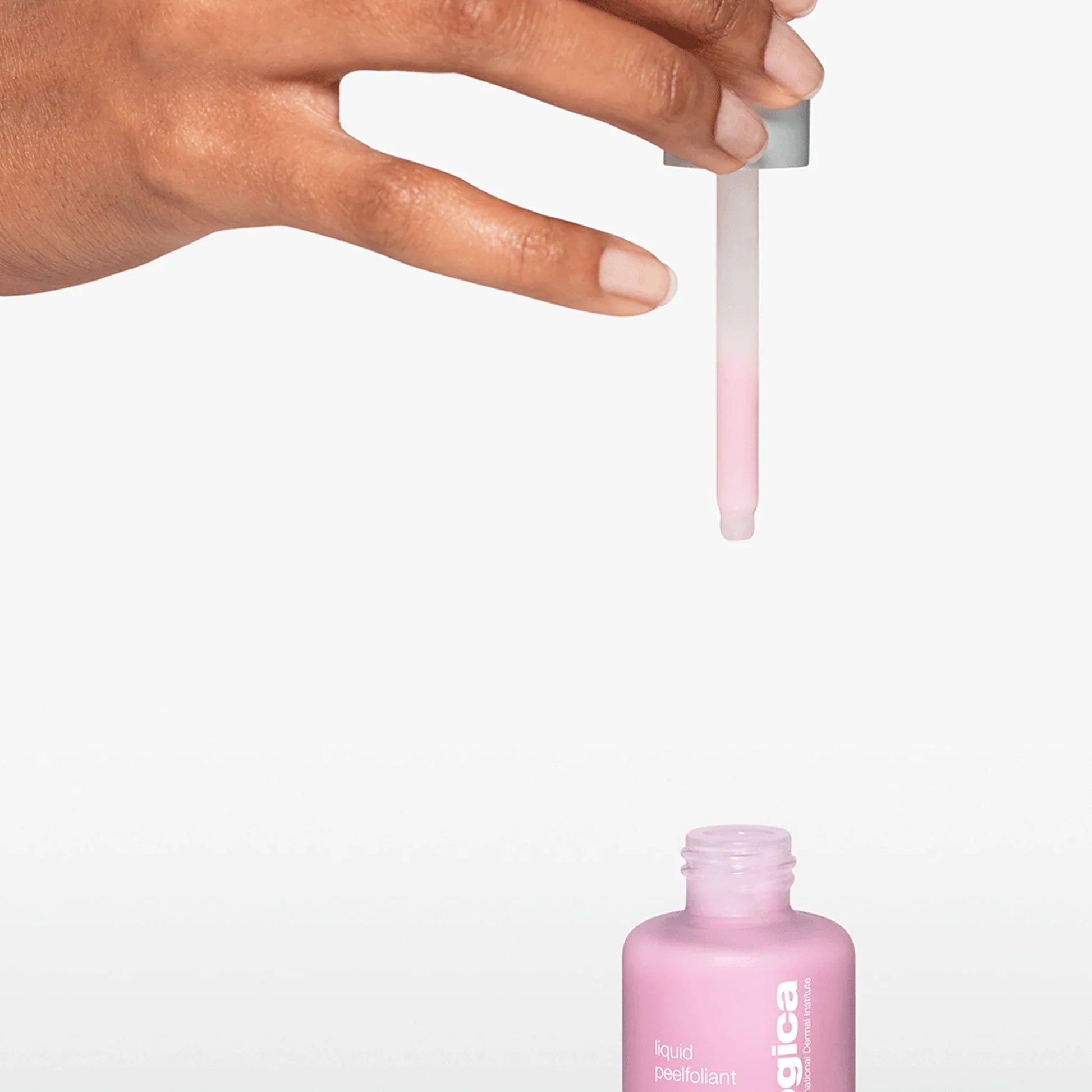 Dermalogica Liquid Peelfoliant utilizes a dropper applicator